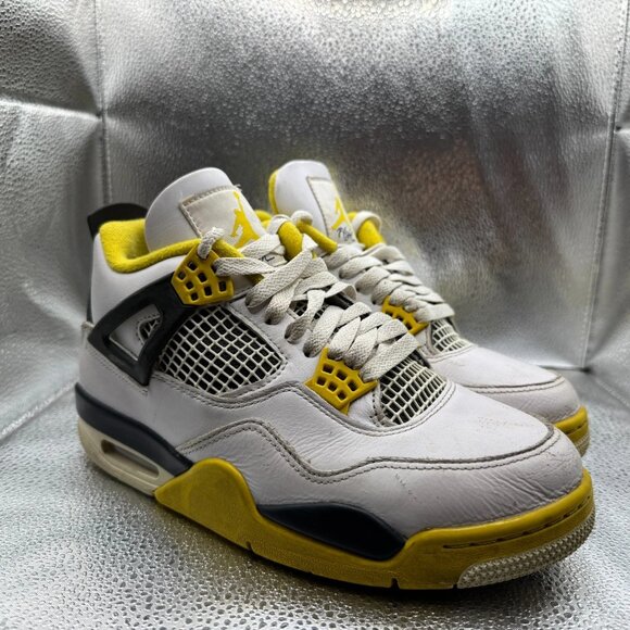 Size 7.5 Nike Air Jordan 4 Retro White Coconut Milk Womens Sneaker AQ9129-101 - Picture 3 of 10